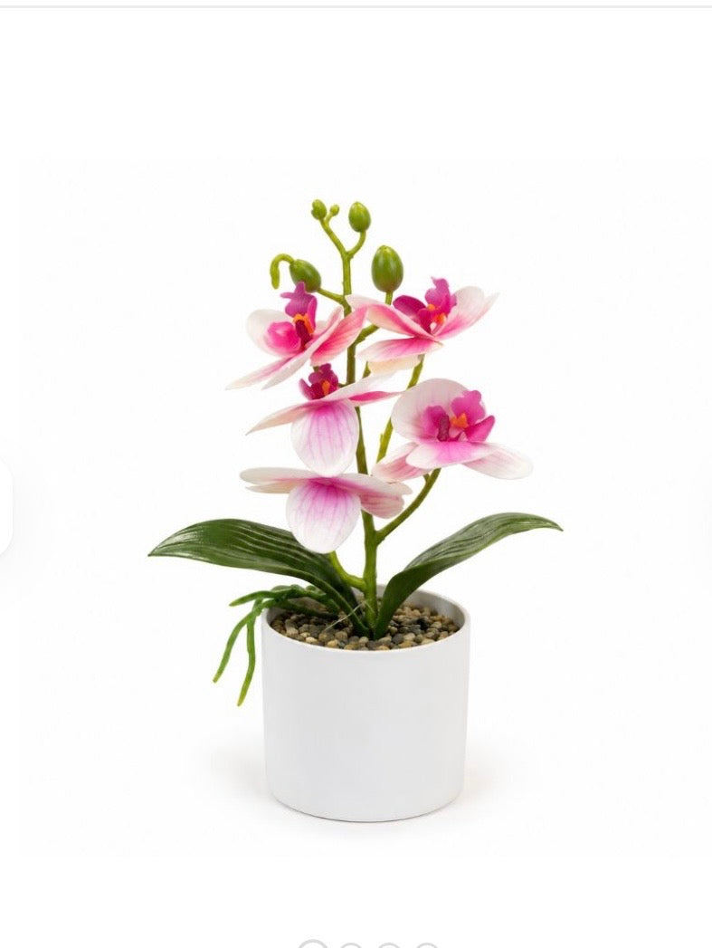 Planta artificial en maceta
